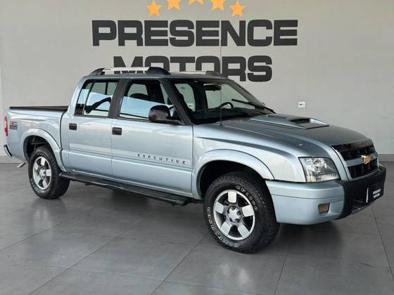CHEVROLET S10 2.4 MPFI EXECUTIVE 4X2 CD 8V FLEX 4P MANUAL CHEVROLET S10 2.4 MPFI EXECUTIVE 4X2 CD 8V FLEX 4P MANUAL